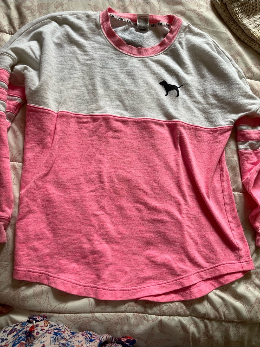 Pink VS Colorblock Long Sleeve Crewneck Top - Pink/White size M - Picture 2 of 7